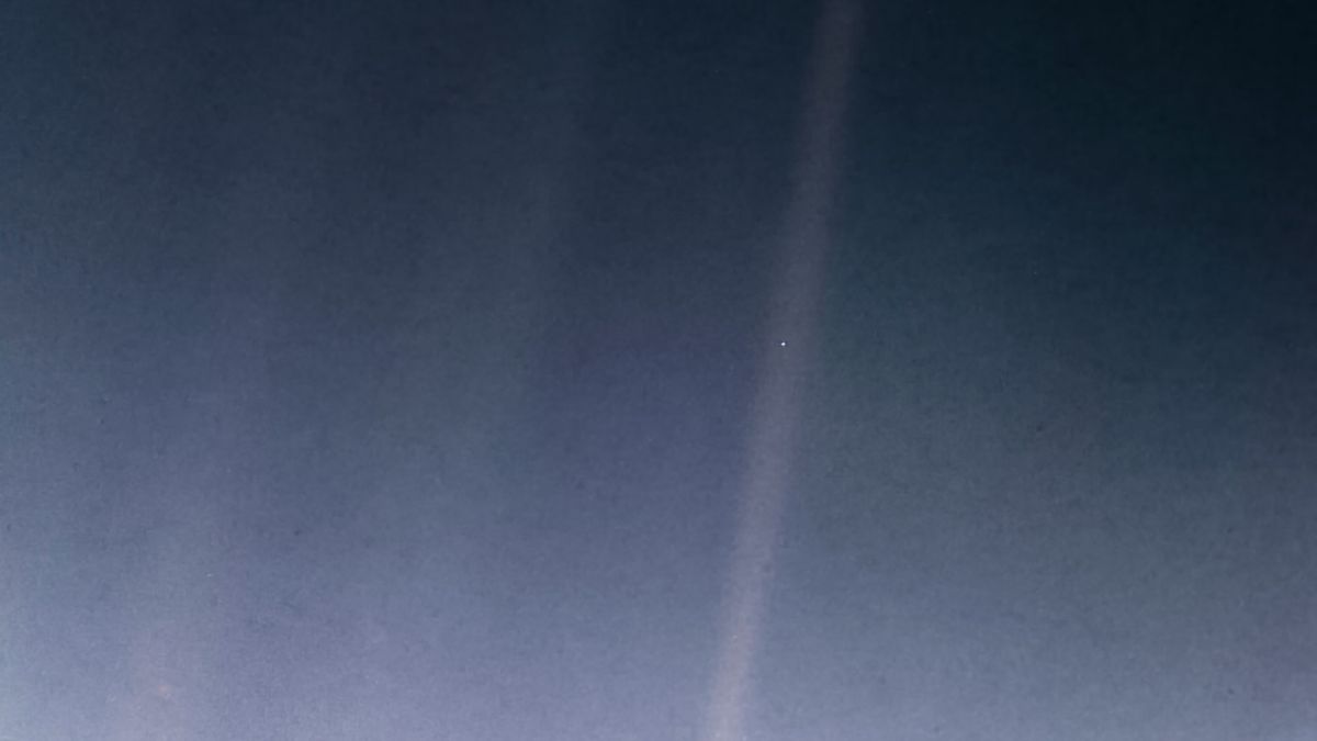 pale blue dot01
